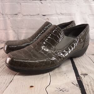 Clarks Women's Size 9M Brighton Slip On Loafer #502